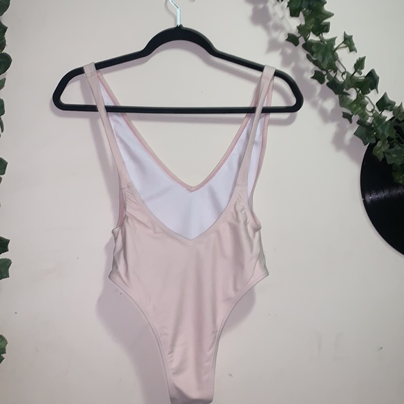 Showpo One-piece thong bathing suit - Picture 4 of 6